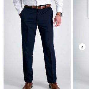 Men’s NWT Haggar Cool 18 navy dress pants. 38W x 31L. Classic fit.
